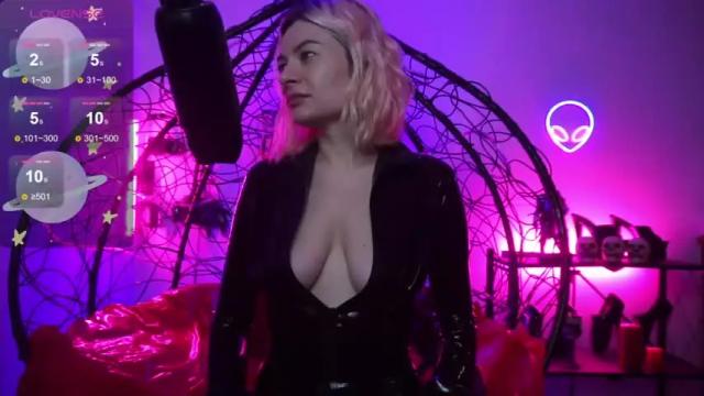Image 8 of cyberxgoddess_ Stream on Chaturbate on 13 months ago