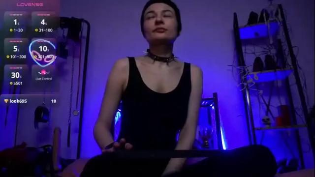 Image 2 of cyberxgoddess_ Stream on Chaturbate on 1 month ago