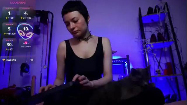 Image 4 of cyberxgoddess_ Stream on Chaturbate on 1 month ago
