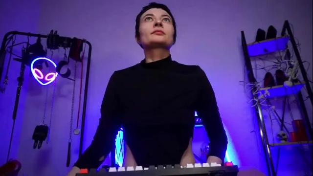 Image 2 of cyberxgoddess_ Stream on Chaturbate on 1 month ago