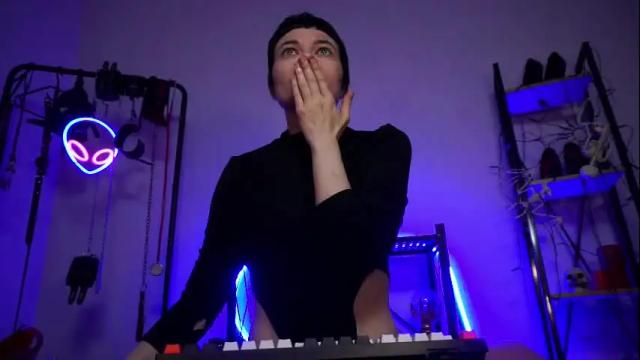 Image 3 of cyberxgoddess_ Stream on Chaturbate on 1 month ago