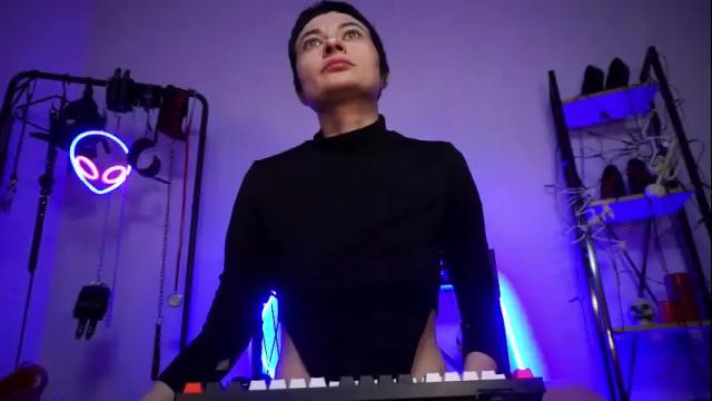 Image 4 of cyberxgoddess_ Stream on Chaturbate on 1 month ago