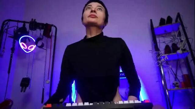 Image 7 of cyberxgoddess_ Stream on Chaturbate on 1 month ago