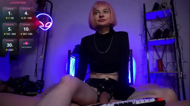 Image 4 of cyberxgoddess_ Stream on Chaturbate on 14 days ago