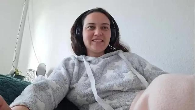 Image 2 of cyndee_winter Stream on Chaturbate on 2 months ago