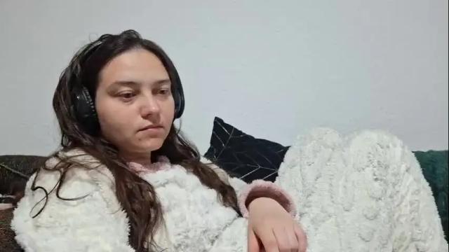 Image 12 of cyndee_winter Stream on Chaturbate on 2 months ago