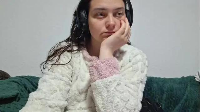 Image 3 of cyndee_winter Stream on Chaturbate on 2 months ago