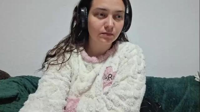 Image 4 of cyndee_winter Stream on Chaturbate on 2 months ago