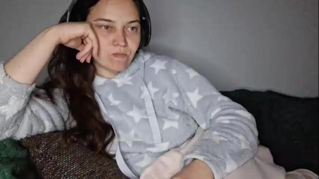 Image 4 of cyndee_winter Stream on Chaturbate on 2 months ago