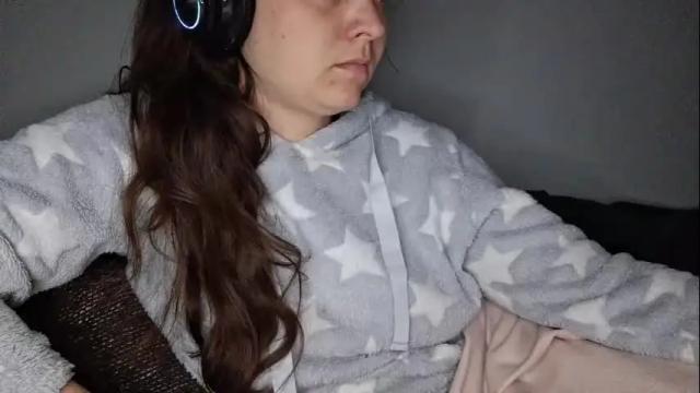 Image 7 of cyndee_winter Stream on Chaturbate on 2 months ago