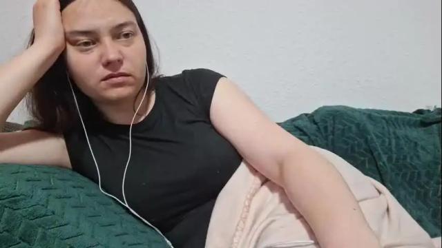 Image 2 of cyndee_winter Stream on Chaturbate on 2 months ago