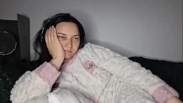 Image 2 of cyndee_winter Stream on Chaturbate on 1 month ago