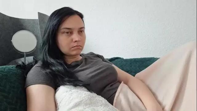 Image 4 of cyndee_winter Stream on Chaturbate on 1 month ago