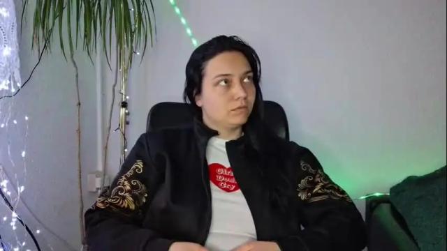 Image 8 of cyndee_winter Stream on Chaturbate on 1 month ago
