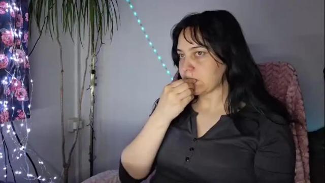 Thumbnail 1, cyndee_winter's Stream at Chaturbate, 1 month ago