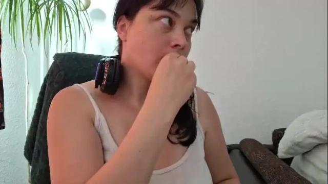 Image 12 of cyndee_winter Stream on Chaturbate on 1 month ago
