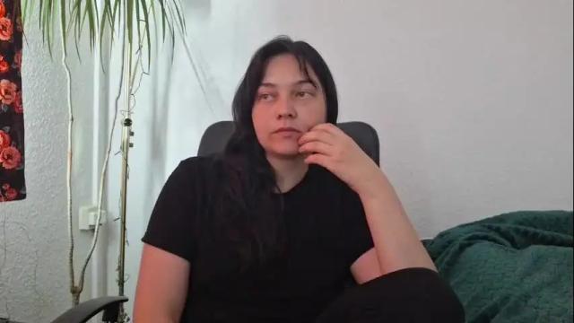 Image 3 of cyndee_winter Stream on Chaturbate on 1 month ago
