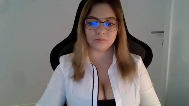 Image 12 of cynthiabeauty Stream on Chaturbate on 24 days ago