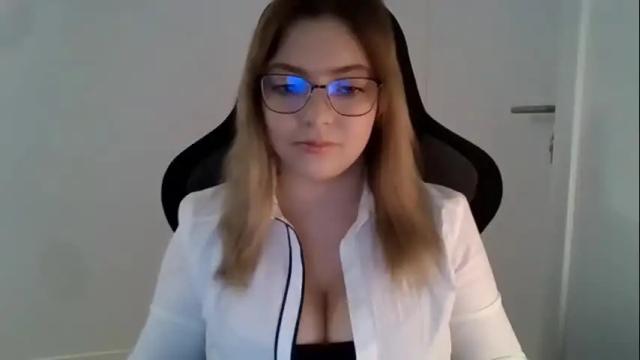 Image 2 of cynthiabeauty Stream on Chaturbate on 24 days ago