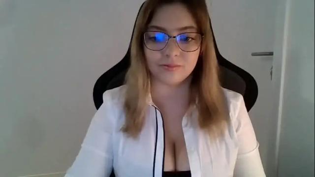 Image 3 of cynthiabeauty Stream on Chaturbate on 24 days ago