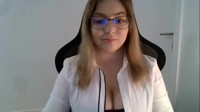 Image 8 of cynthiabeauty Stream on Chaturbate on 24 days ago