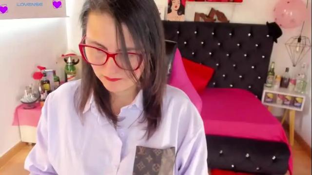 Image 3 of d_martii Stream on Chaturbate on 28 days ago