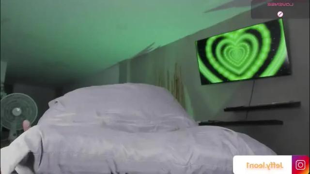 Image 4 of d_varisheli Stream on Chaturbate on 2 months ago