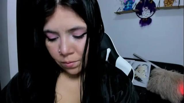 Image 2 of daahanna_ Stream on Chaturbate on 9 days ago