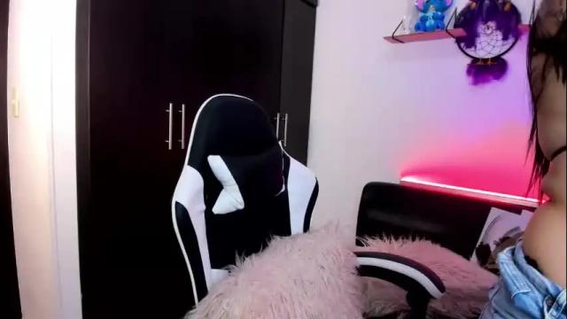 Image 7 of daahanna_ Stream on Chaturbate on 7 days ago