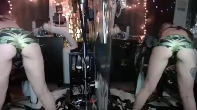 Image 7 of daddieslilbabby Stream on Chaturbate on 18 months ago