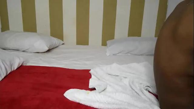 Image 2 of daddyslittleebony Stream on Chaturbate on 12 days ago