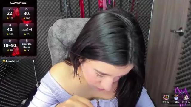 Image 2 of daddyspetite_ Stream on Chaturbate on 2 months ago