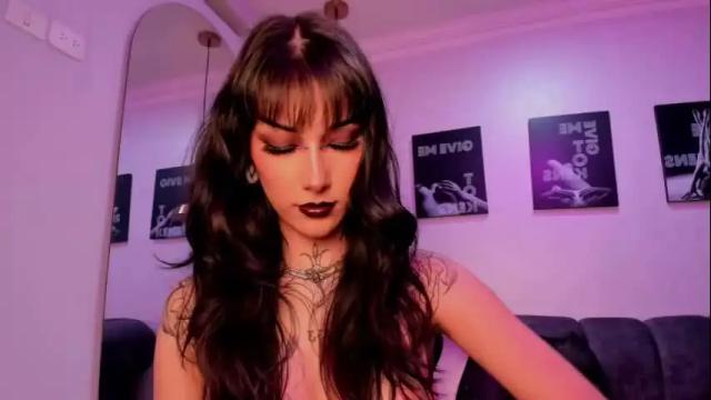 Image 12 of dafne_goth Stream on Chaturbate on 1 month ago