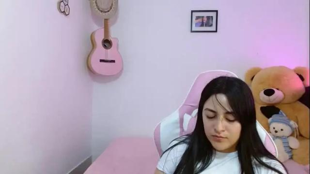 Image 12 of dafne_hot77 Stream on Chaturbate on 10 days ago