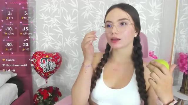Image 12 of dafnevega Stream on Chaturbate on 1 month ago
