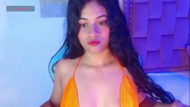 Image 3 of dafnnee_ross Stream on Chaturbate on 4 months ago