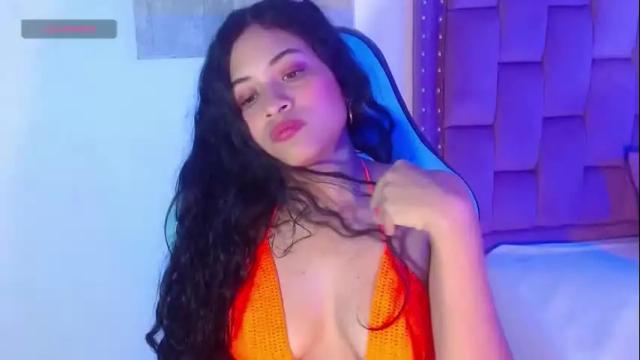 Image 8 of dafnnee_ross Stream on Chaturbate on 4 months ago