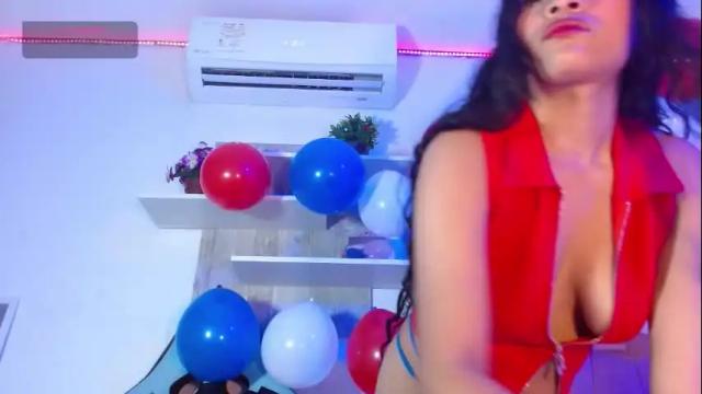Image 2 of dafnnee_ross Stream on Chaturbate on 4 months ago