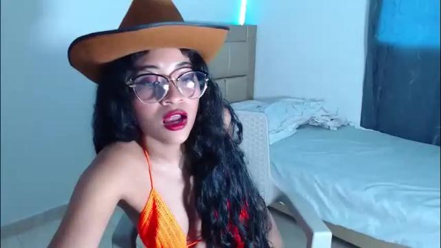 Image 2 of dafnnee_ross Stream on Chaturbate on 2 days ago