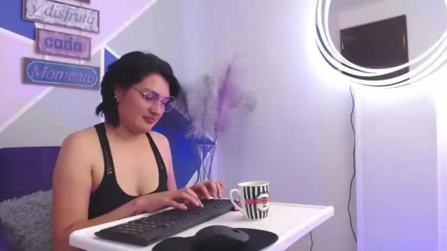 Thumbnail 1, dahiana_bander's Stream at Chaturbate, 18 months ago