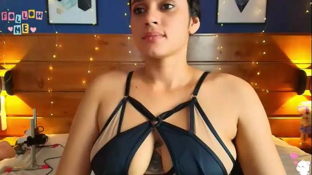 Image 3 of dahiana_spark Stream on Chaturbate on 1 month ago