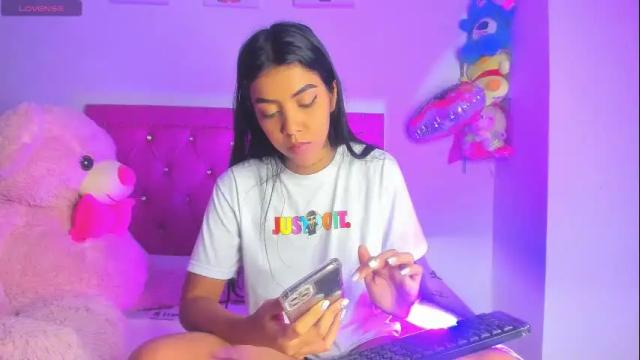 Image 12 of dahiangomezz Stream on Chaturbate on 1 month ago