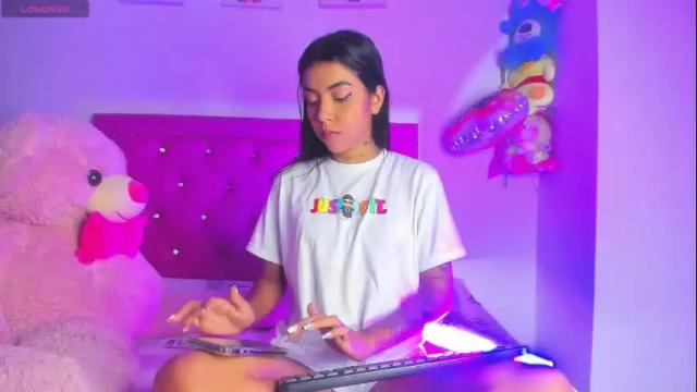 Image 8 of dahiangomezz Stream on Chaturbate on 1 month ago
