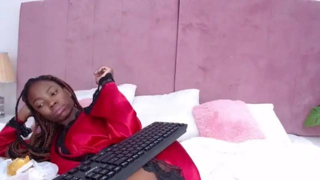 Image 4 of dahiaralee Stream on Chaturbate on 18 months ago
