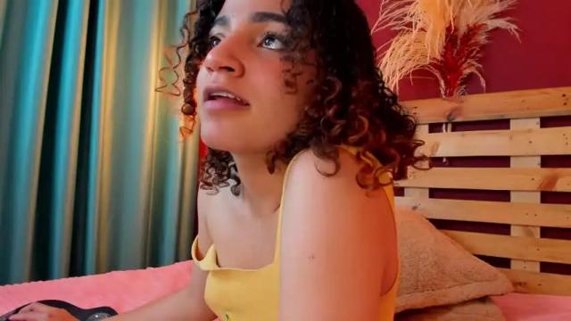 Image 12 of dahlia_brownie Stream on Chaturbate on 12 months ago