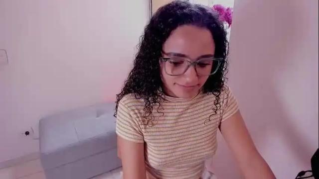 Image 2 of dahliabrowniee Stream on Chaturbate on 13 days ago