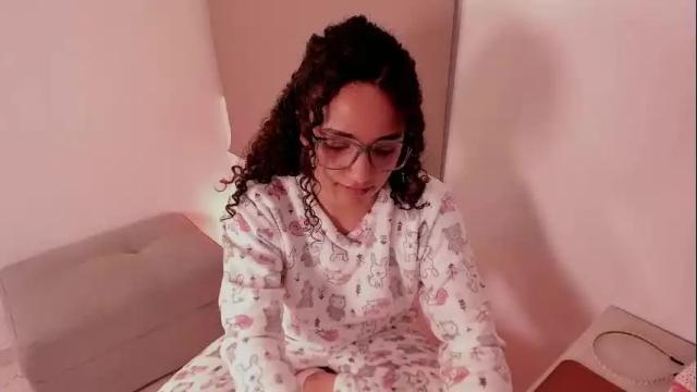 Image 3 of dahliabrowniee Stream on Chaturbate on 7 days ago