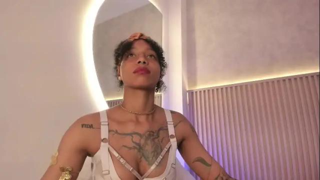 Image 4 of daiana_curly Stream on Chaturbate on 16 days ago