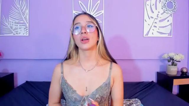 Image 12 of daiana_reynolds Stream on Chaturbate on 18 months ago