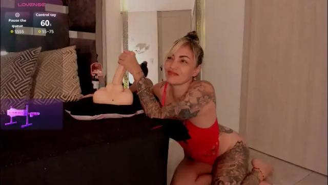 Image 2 of daila_jonnes Stream on Chaturbate on 2 days ago